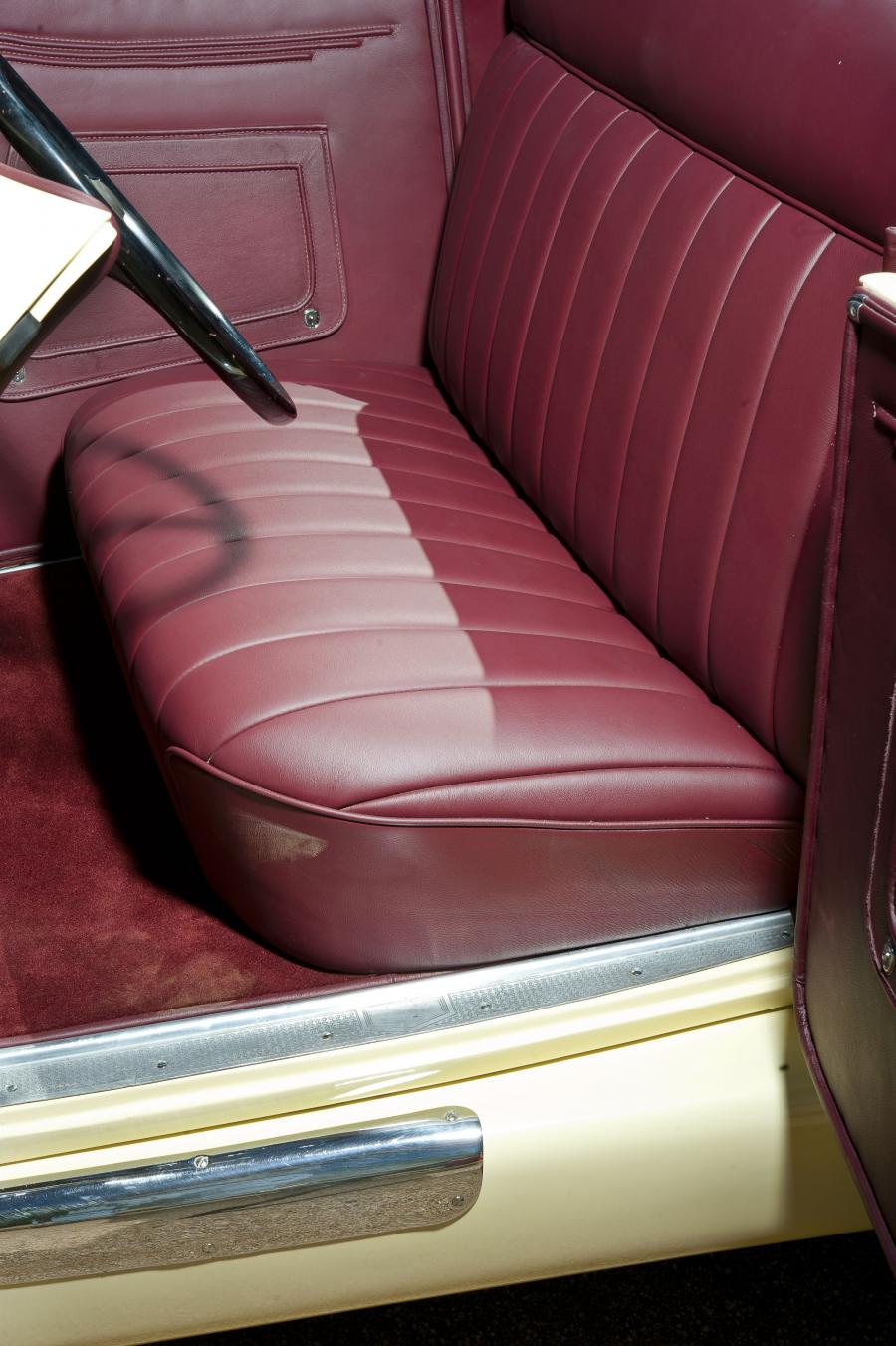 Интерьер Auburn 851 SC Speedster 1935 года  (фото 21 из 93)